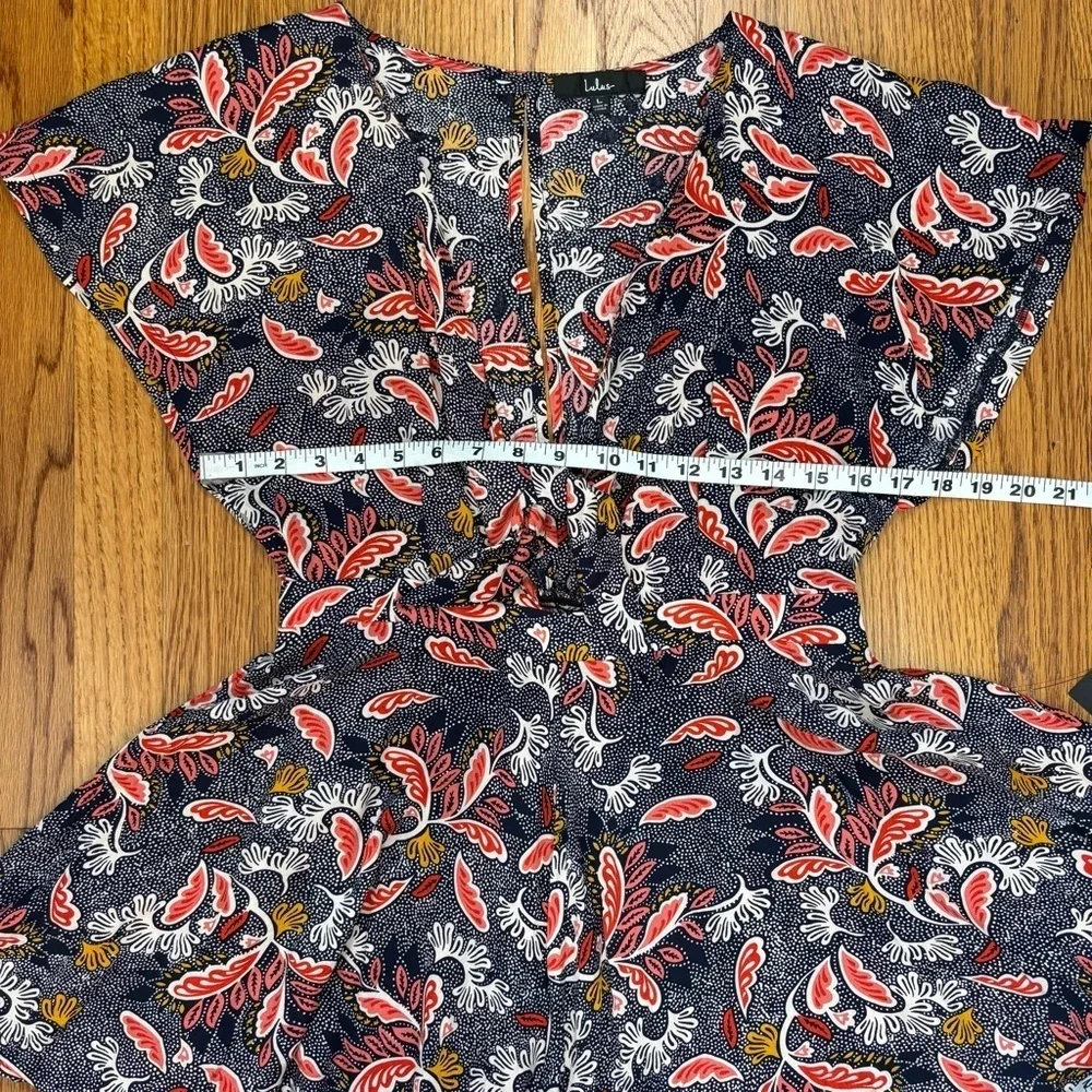 Lulus Dondi Boho Beach Navy White leaf Print V-Neck lagenlook Whimsical Romper L